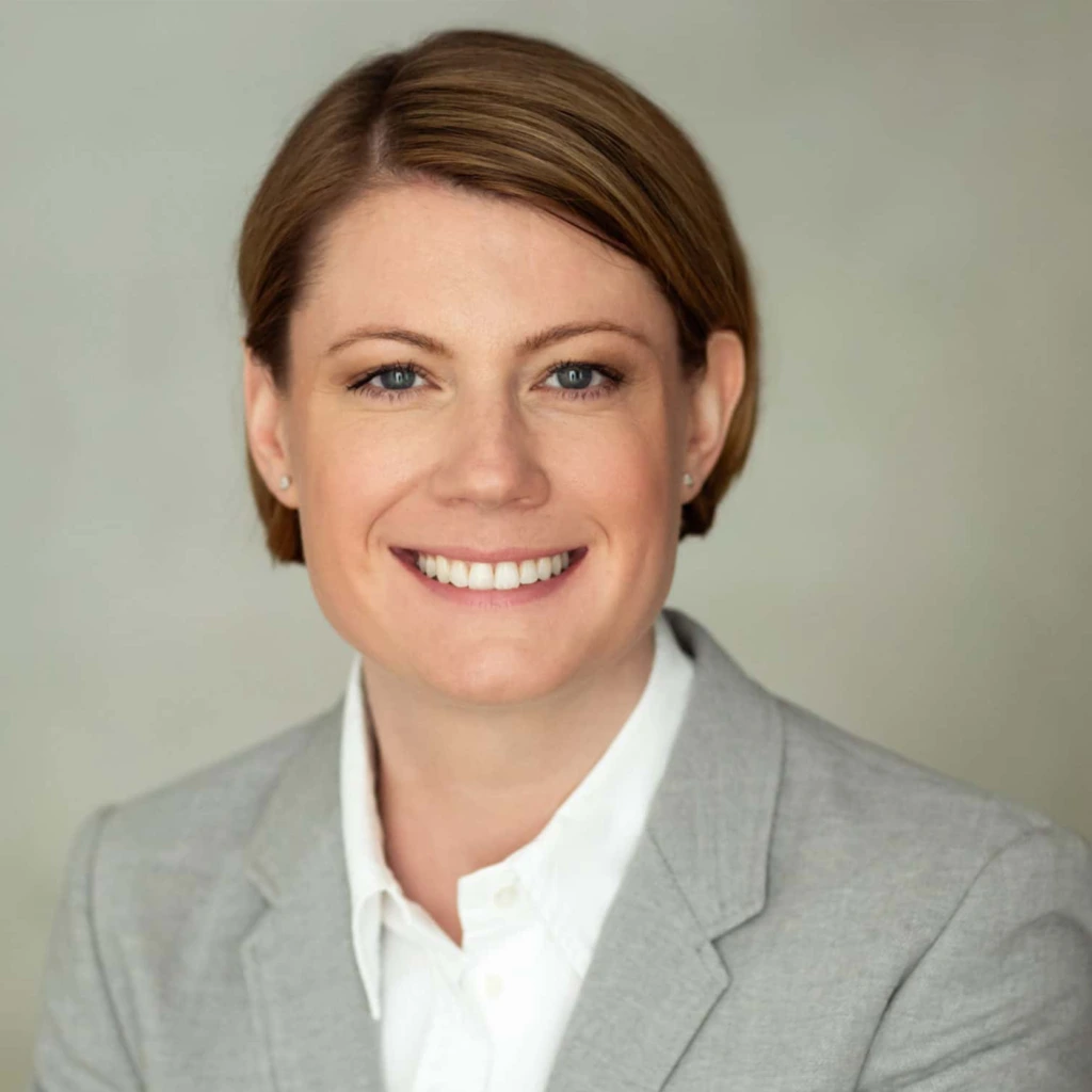 Dr. Sara Warneke