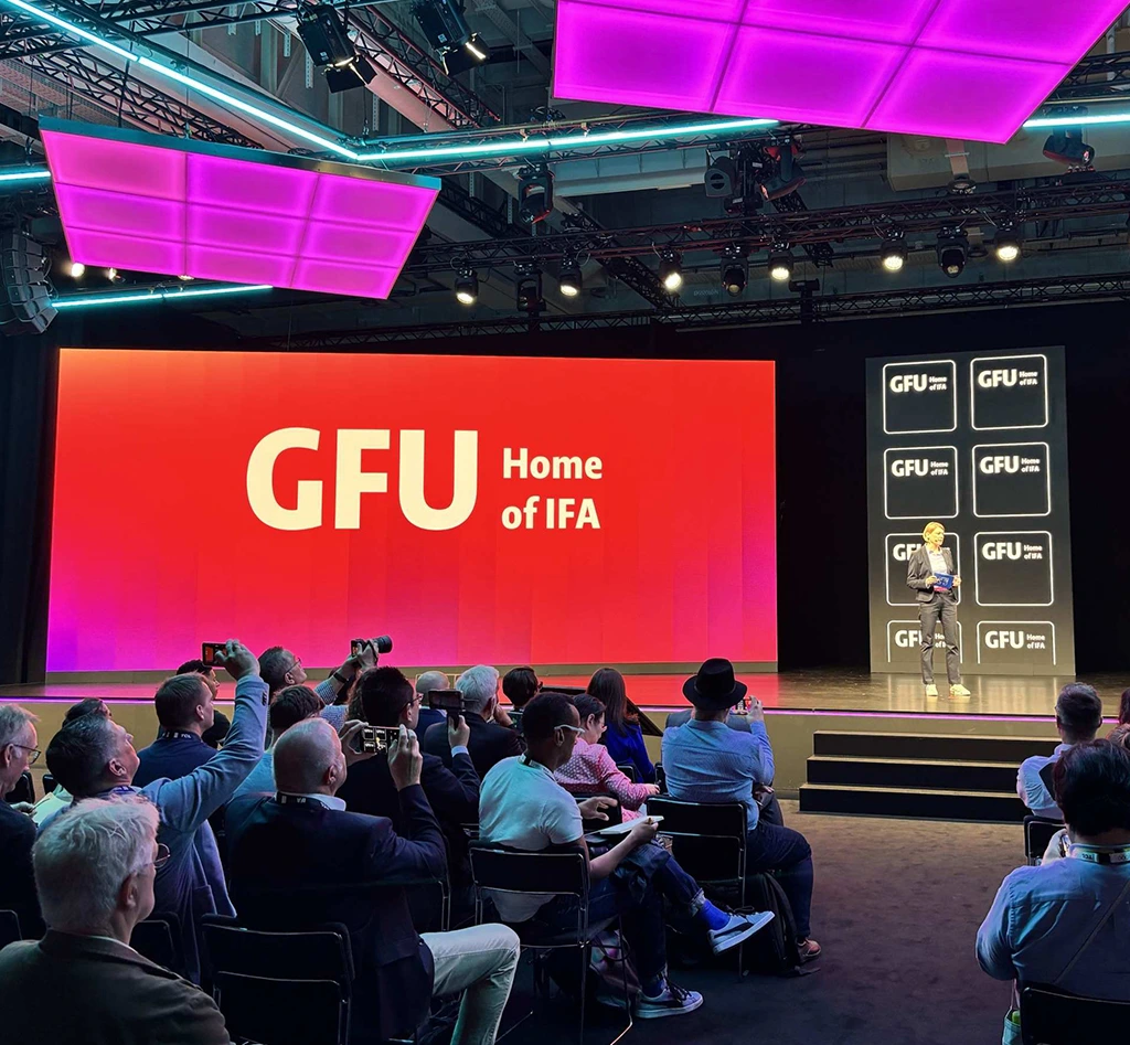 IFA Stage während der Opening-PK der GFU
